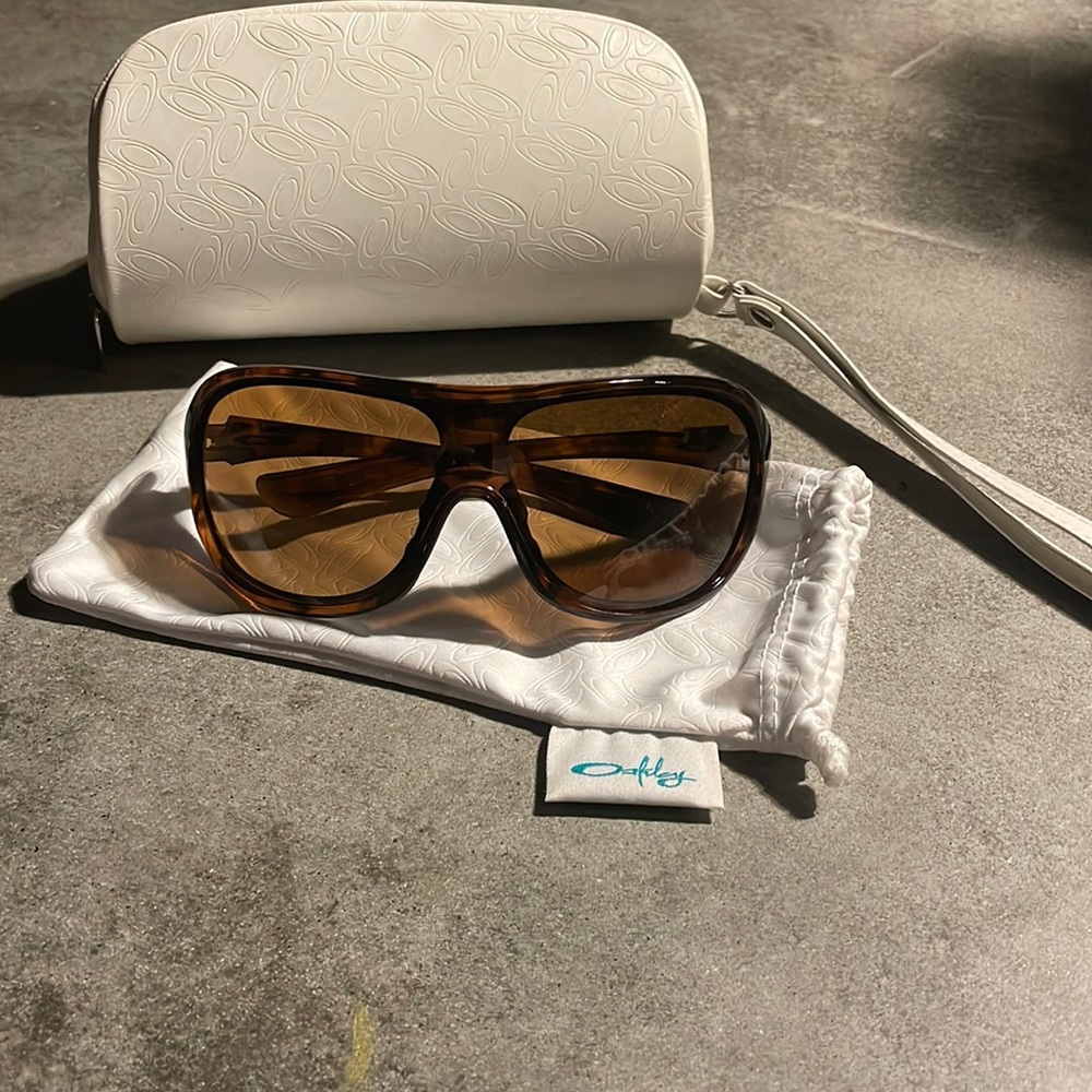 Rare find! Oakley Immerse sunglasses! Polarized! NWOT